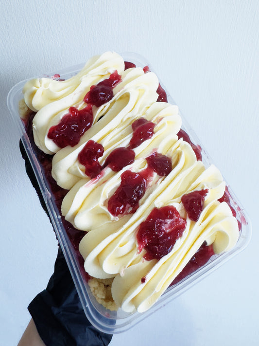 Vanilla and Jam Cake Pot